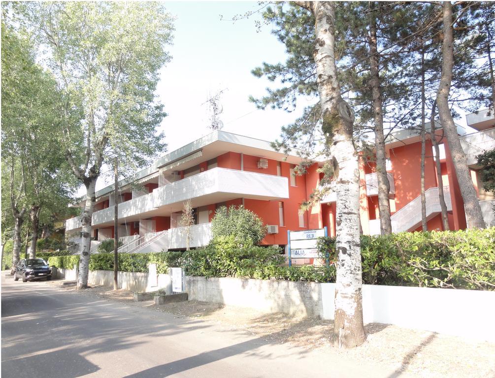 Reji - Appartamenti Bibione Bagian luar foto
