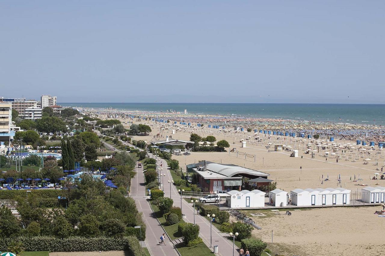 Reji - Appartamenti Bibione Bagian luar foto